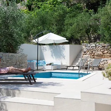 Villa Olive Tree Village Heated Pool And Close To The