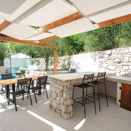 Olive Tree Village Heated Pool And Close To The * Pisak