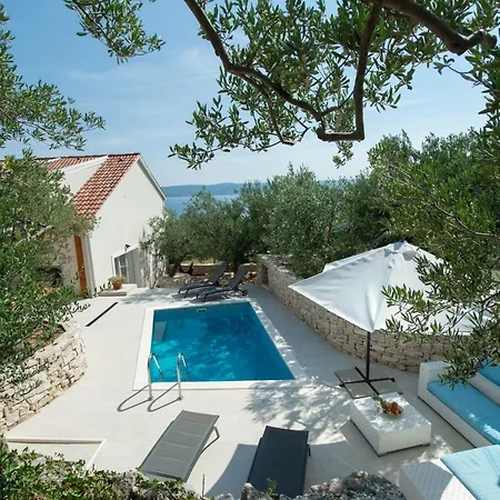 Villa Olive Tree Village Heated Pool And Close To The