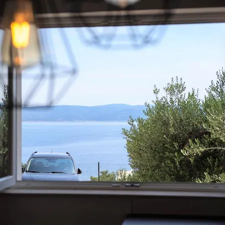 Olive Tree Village Heated Pool And Close To The