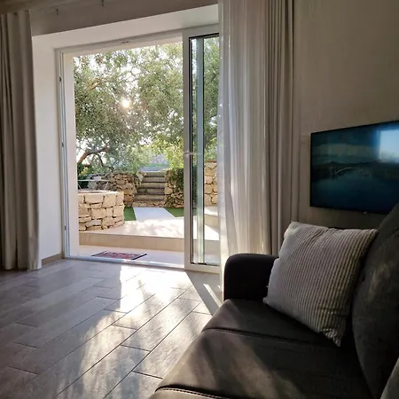 Olive Tree Village Heated Pool And Close To The Villa