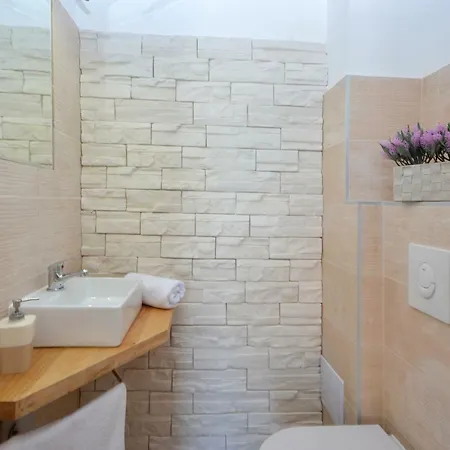 Olive Tree Village Heated Pool And Close To The *