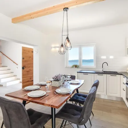 Olive Tree Village Heated Pool And Close To The Vila *