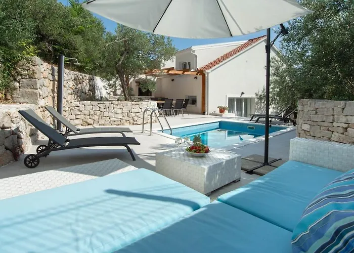 Olive Tree Village Heated Pool And Close To The Villa